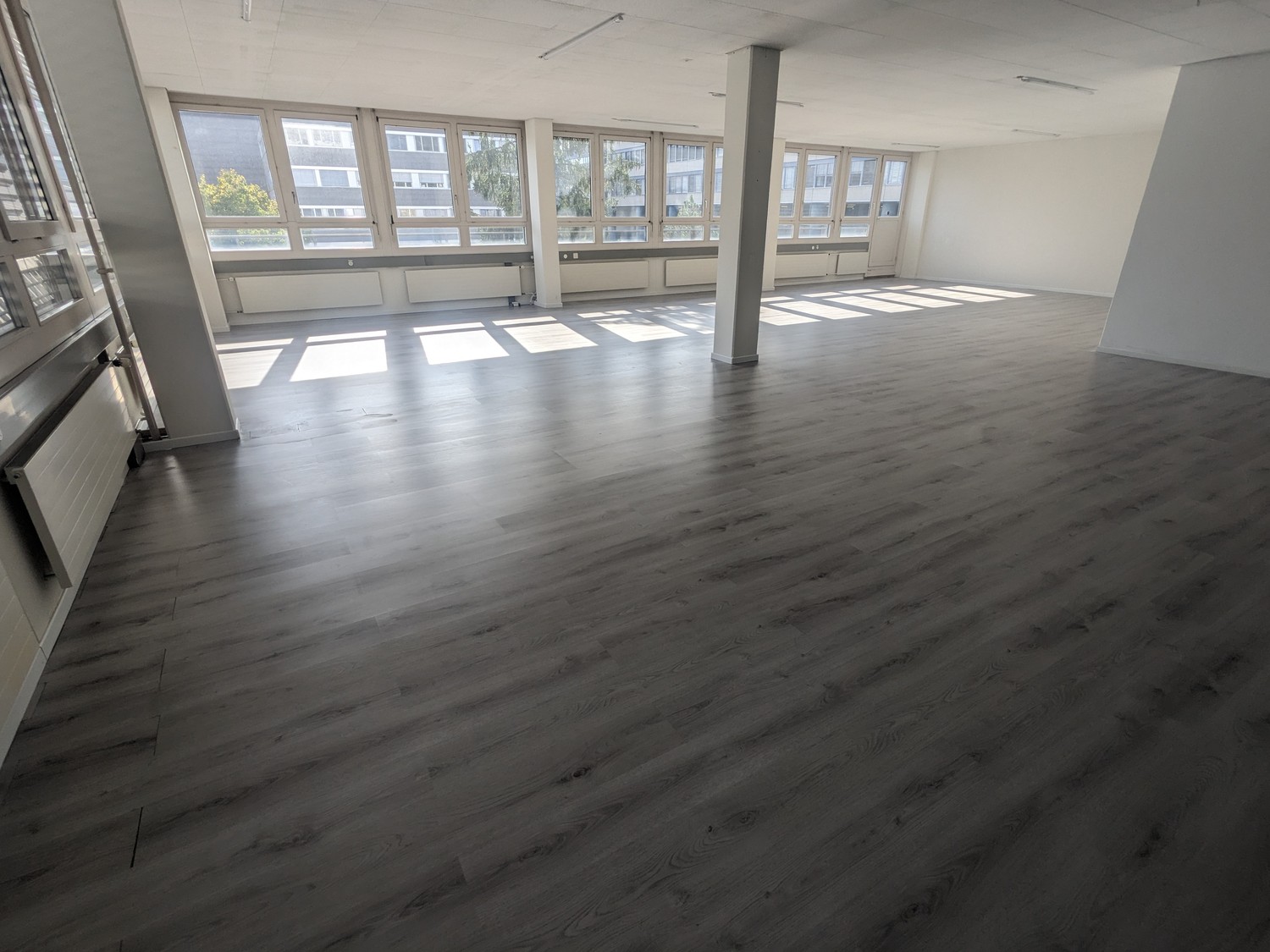 200m² office