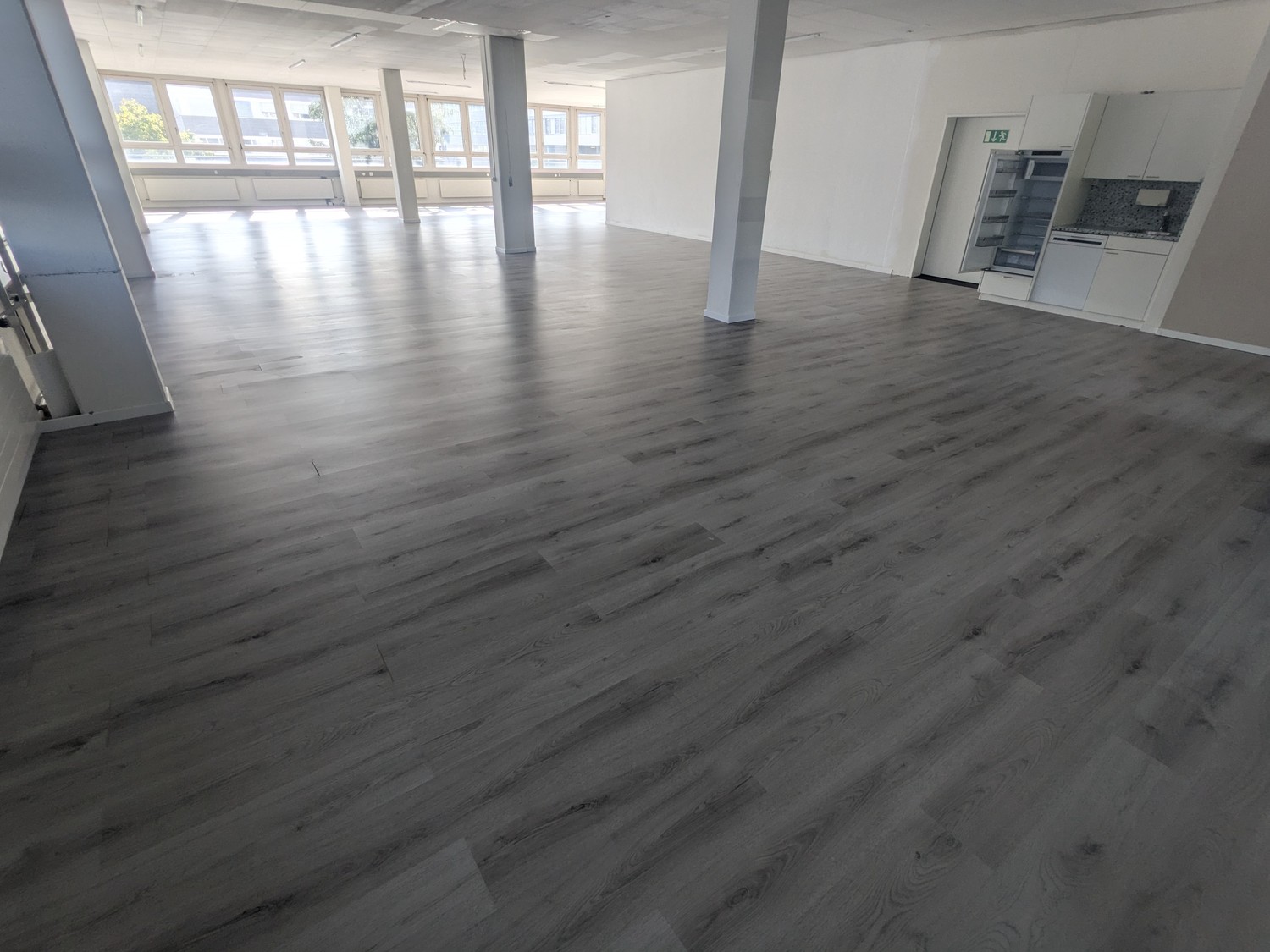 200m² office