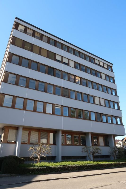 81m² office