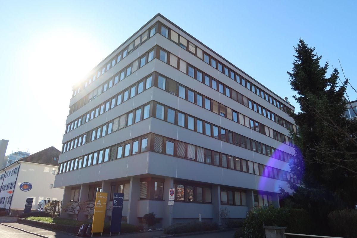 81m² office