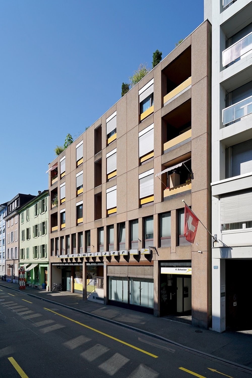 49m² commercial