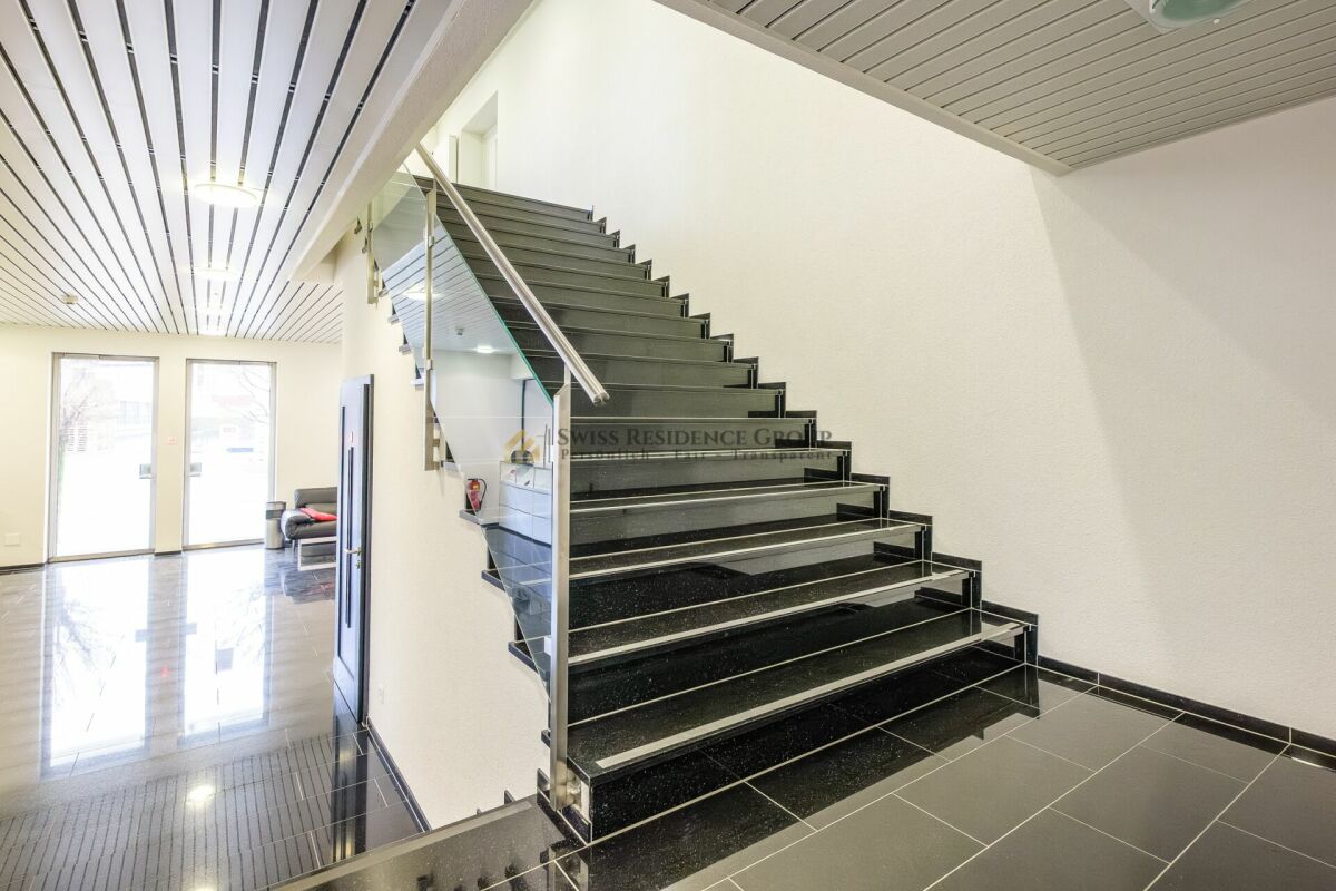 378m² commerciale