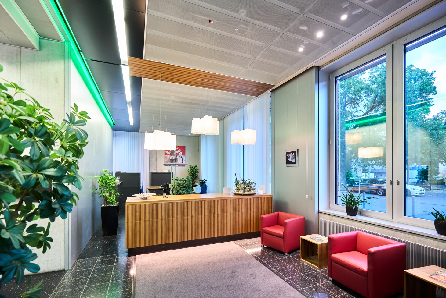 828m² office