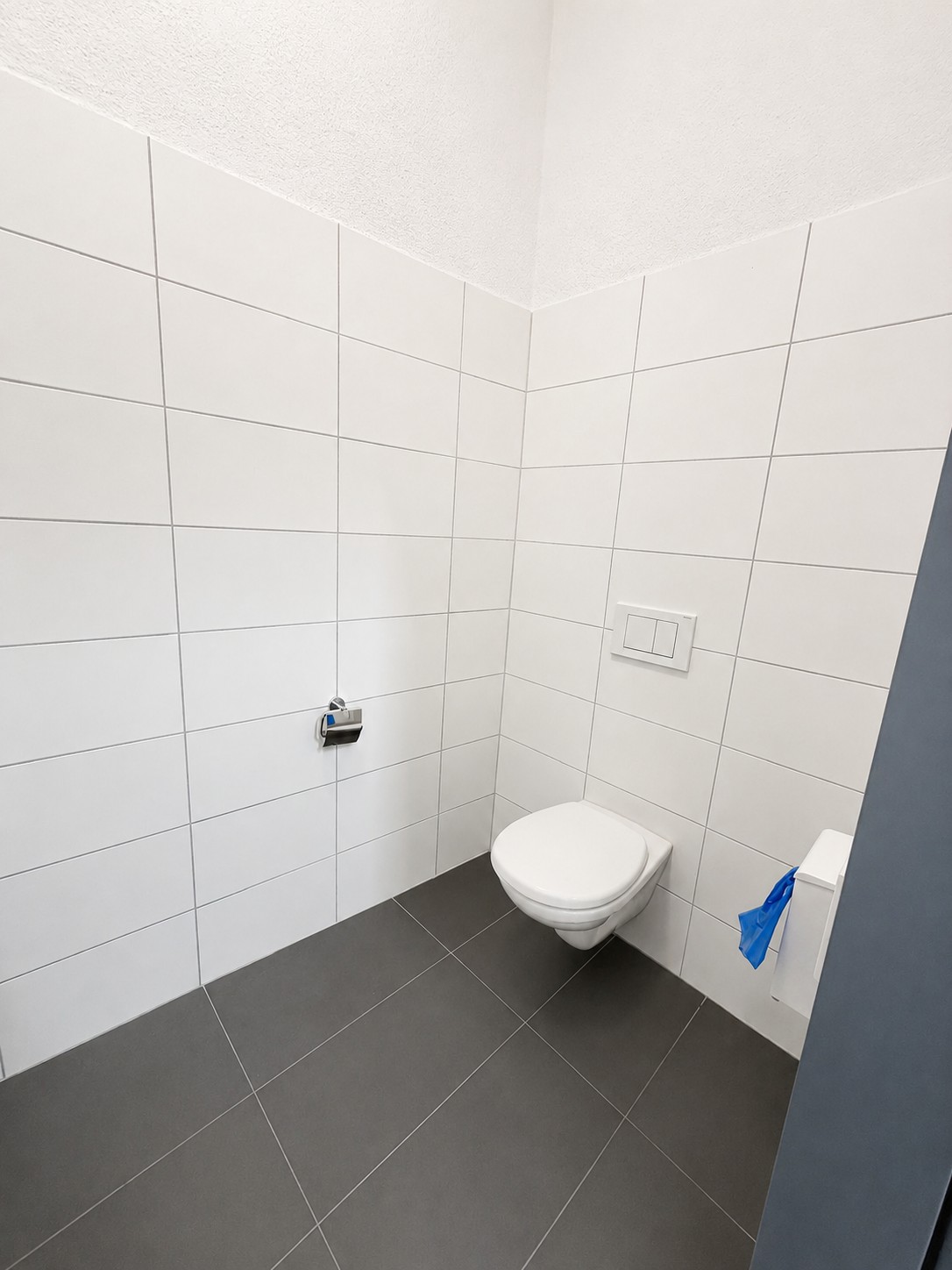 102m² commercial