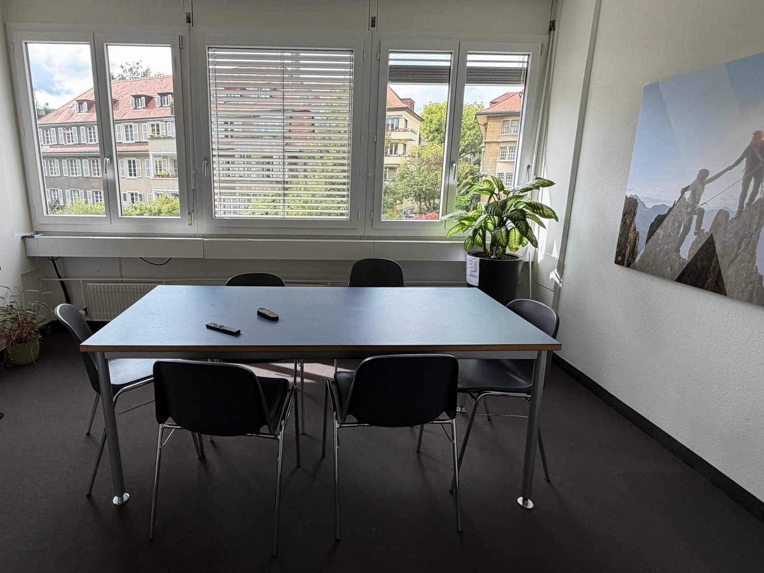 79m² office