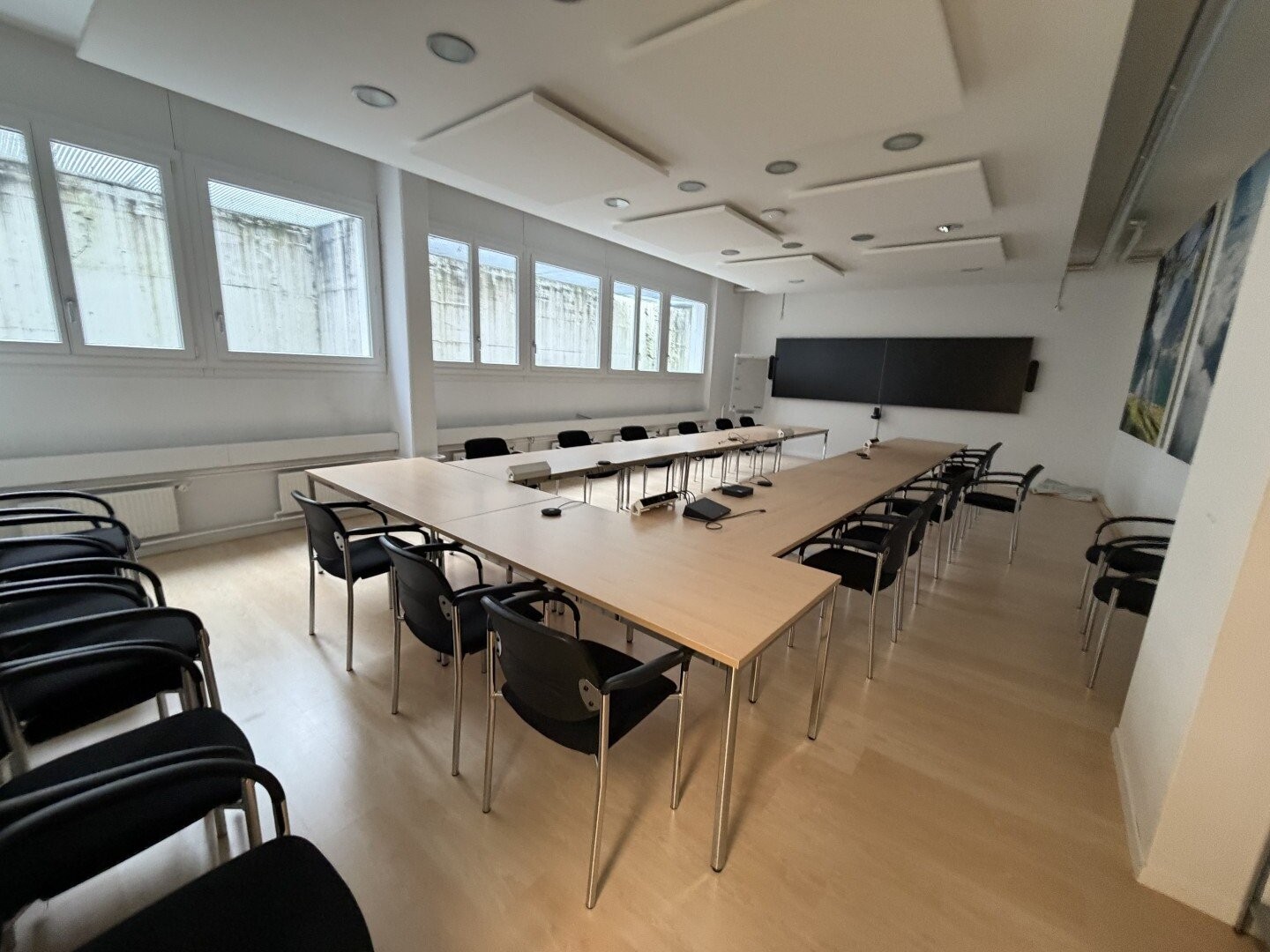 79m² office