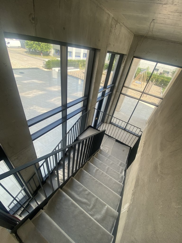 171m² commercial