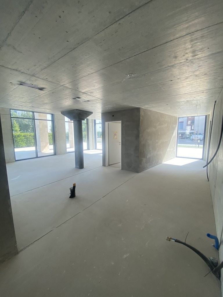 171m² commercial