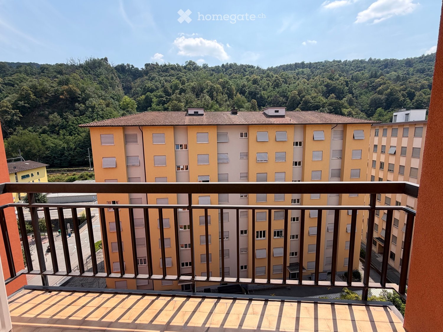 5 rooms apartment