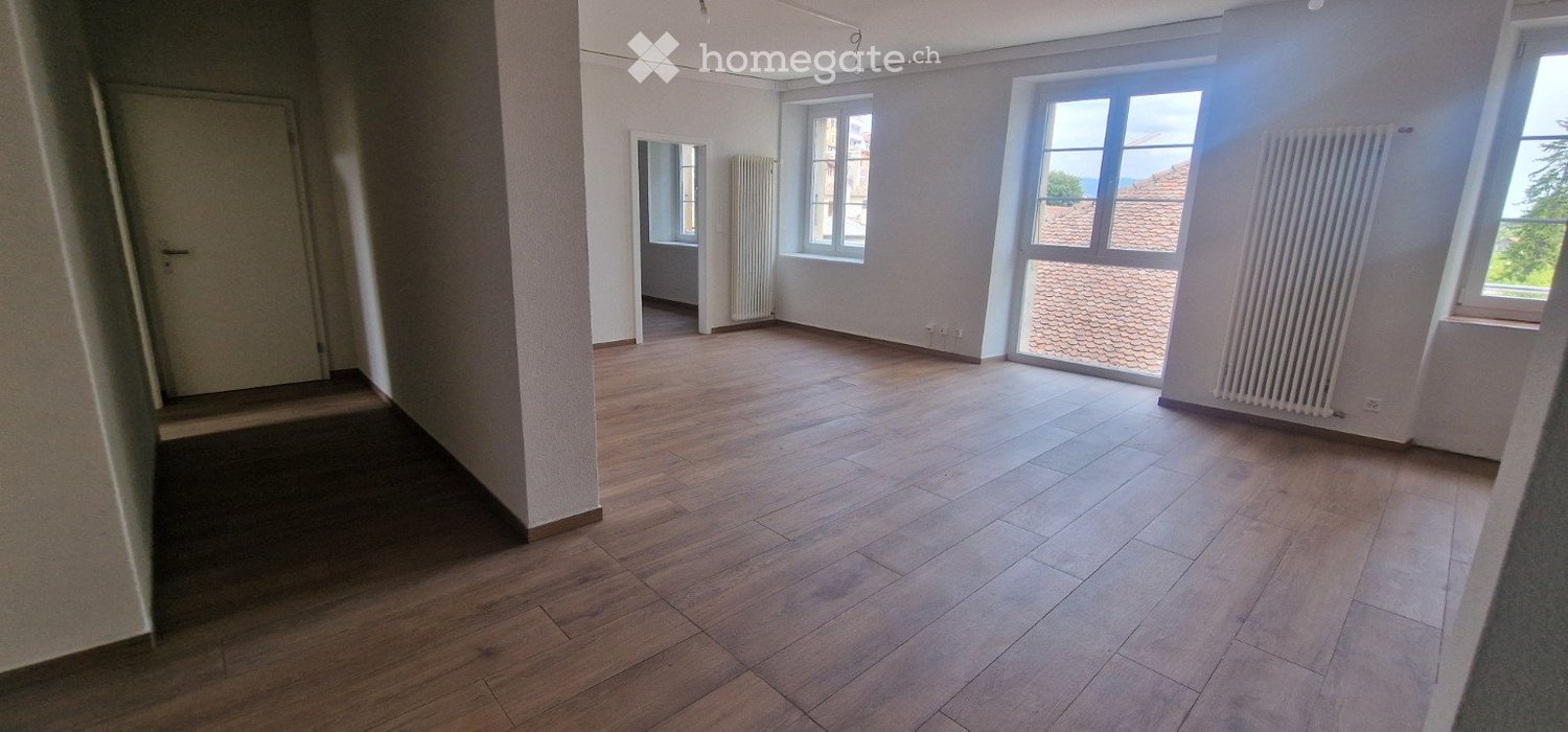 5 rooms apartment
