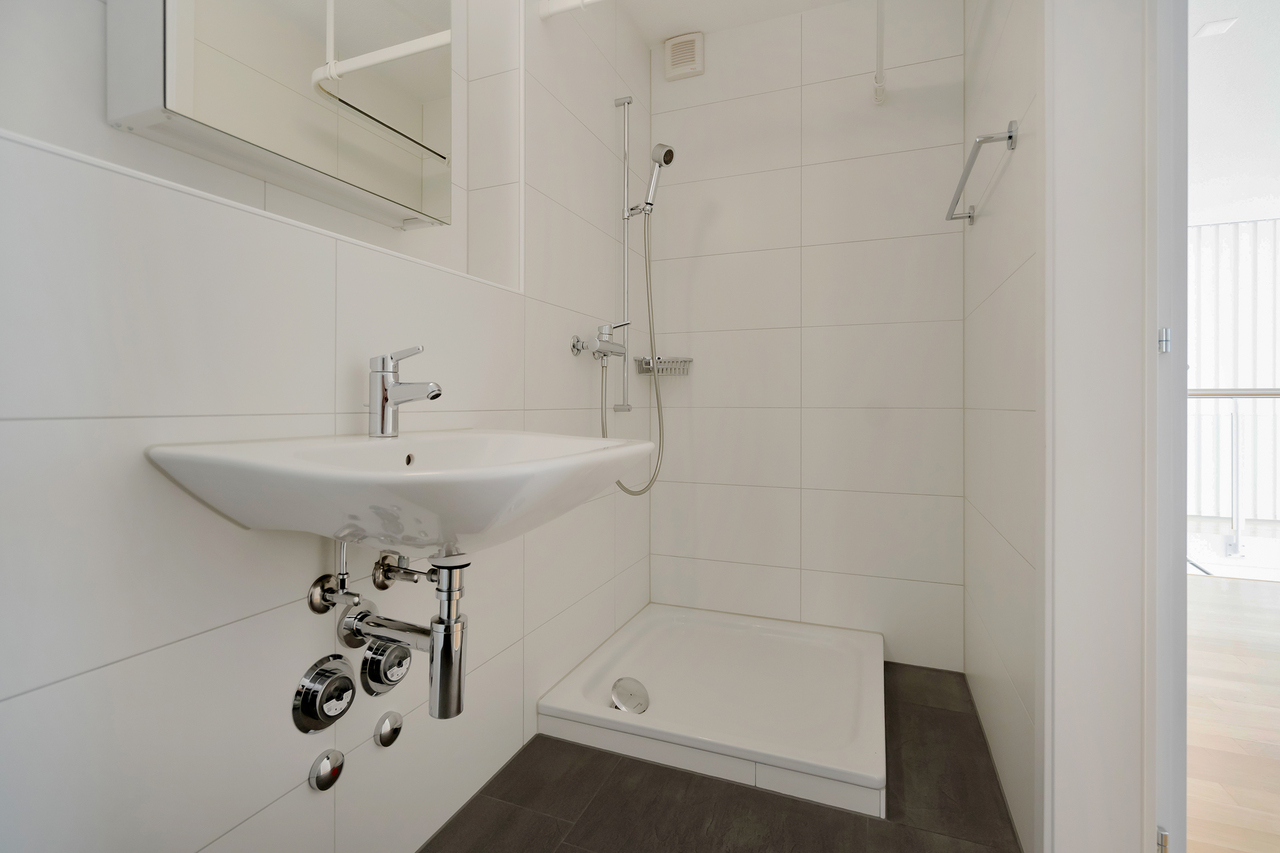 85m² commercial