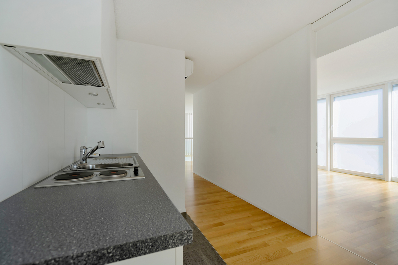 85m² commercial