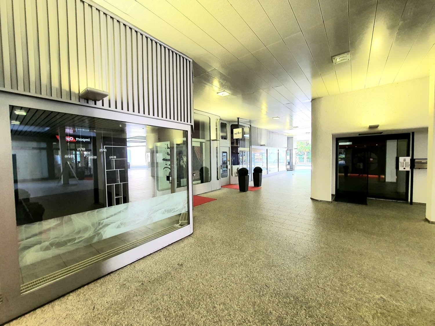 140m² negozio