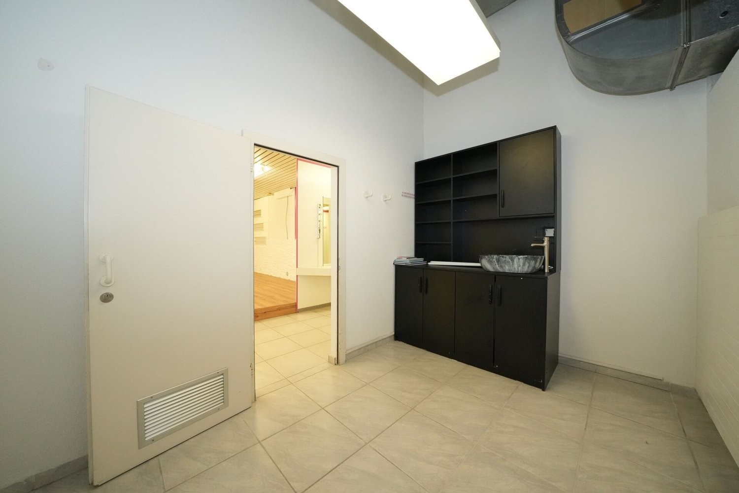 140m² negozio