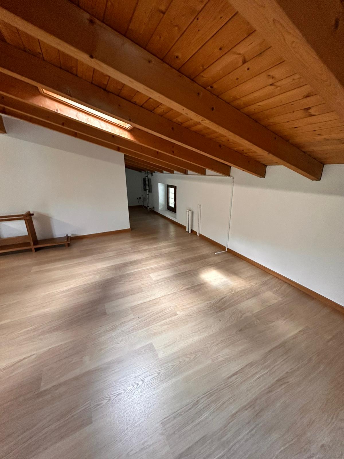 72m² shop