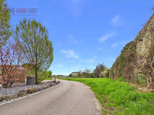 800m² commercial
