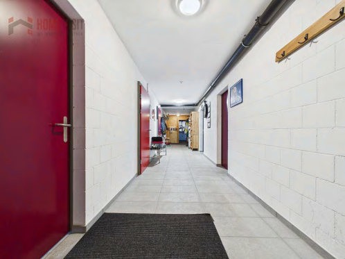 800m² commercial