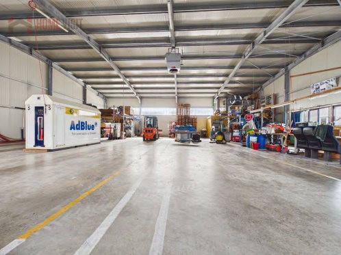 800m² commercial
