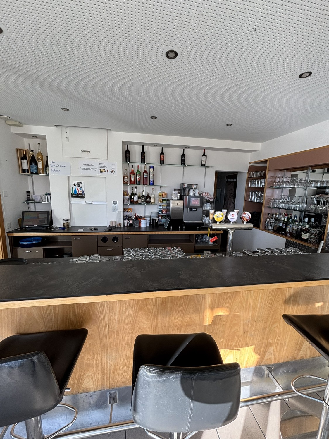 186m² restaurant