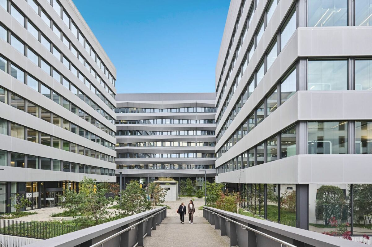 413m² office