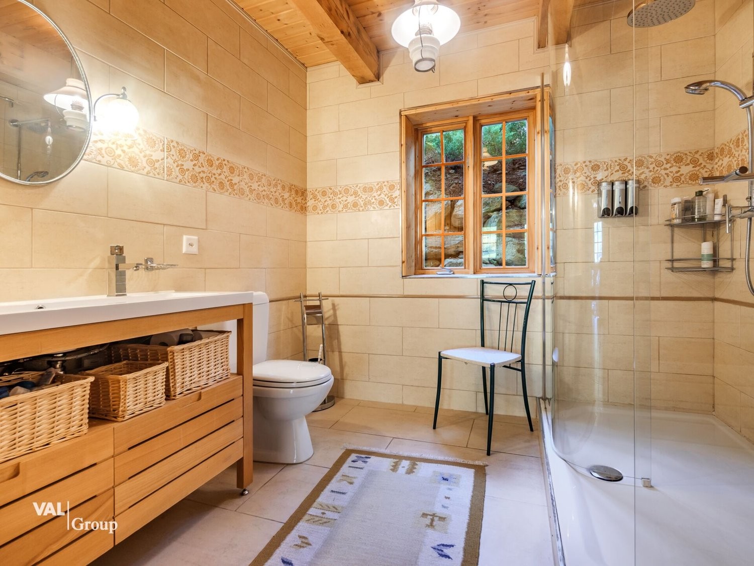 10 rooms chalet