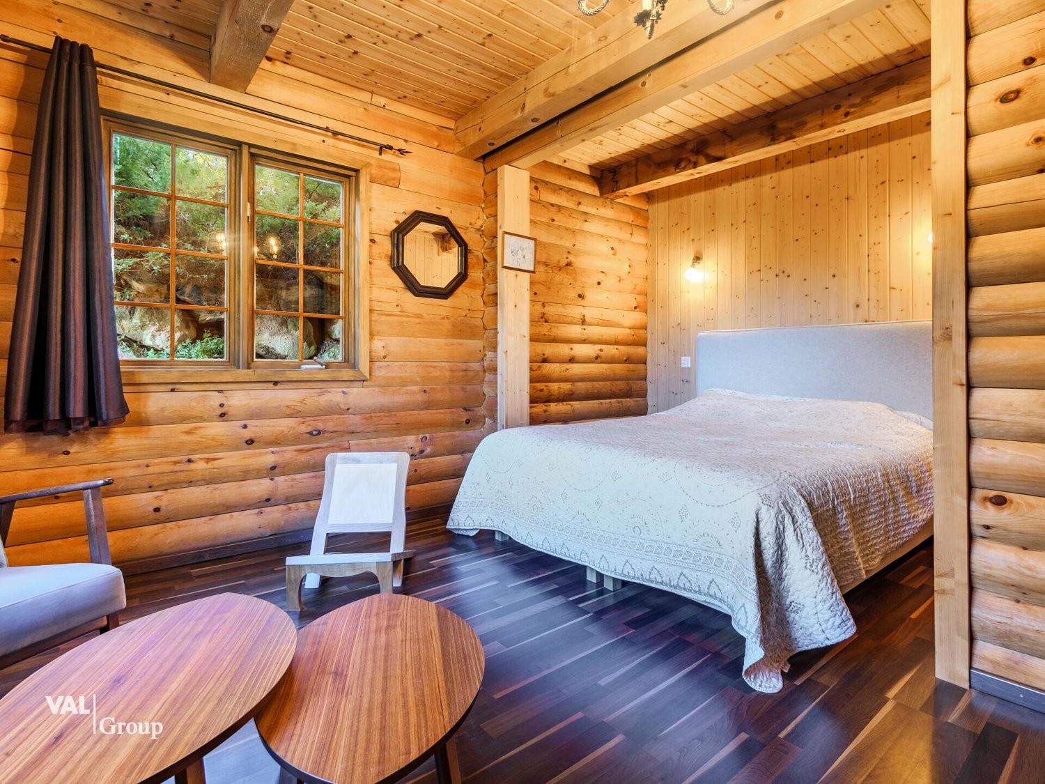 10 rooms chalet