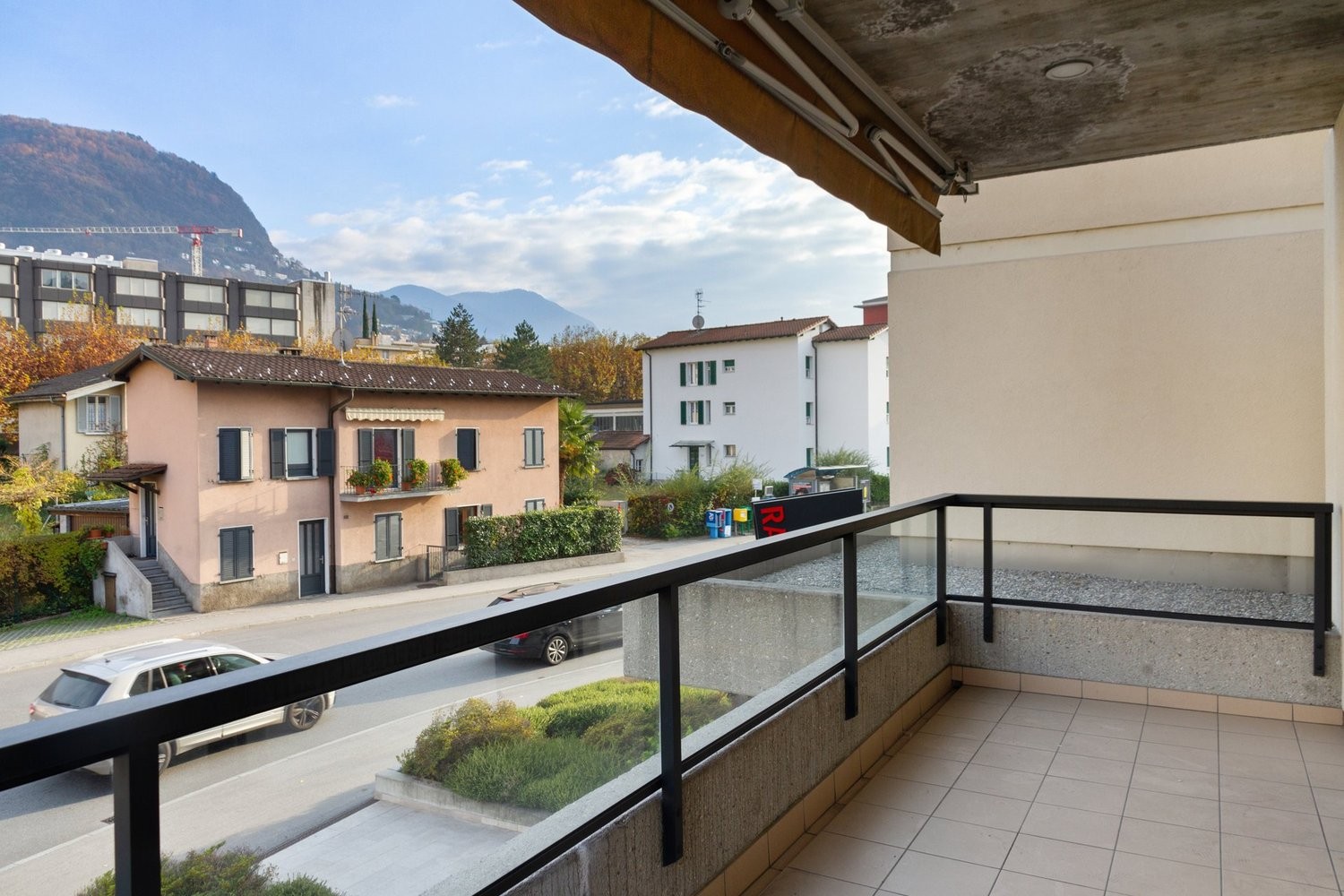 72m² office