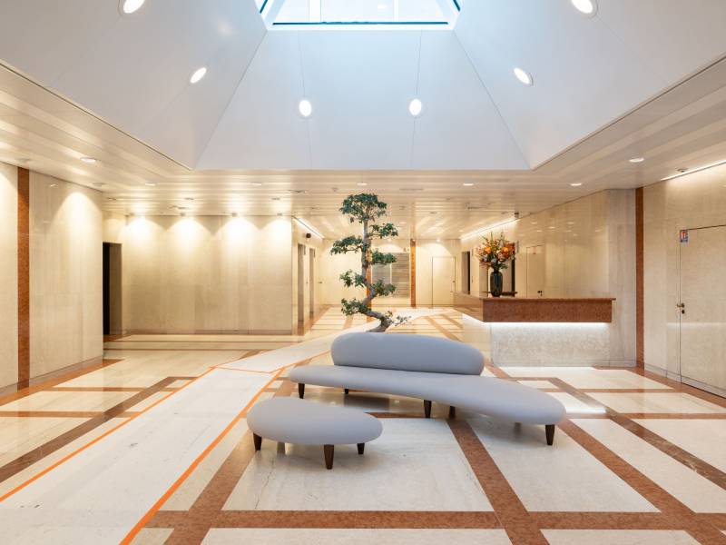 171m² office
