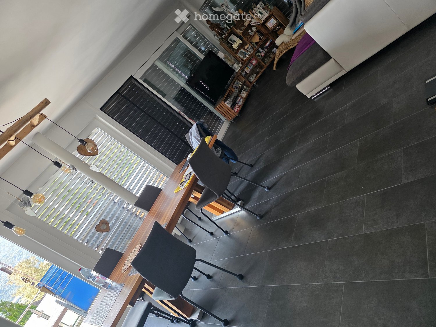 5 rooms apartment