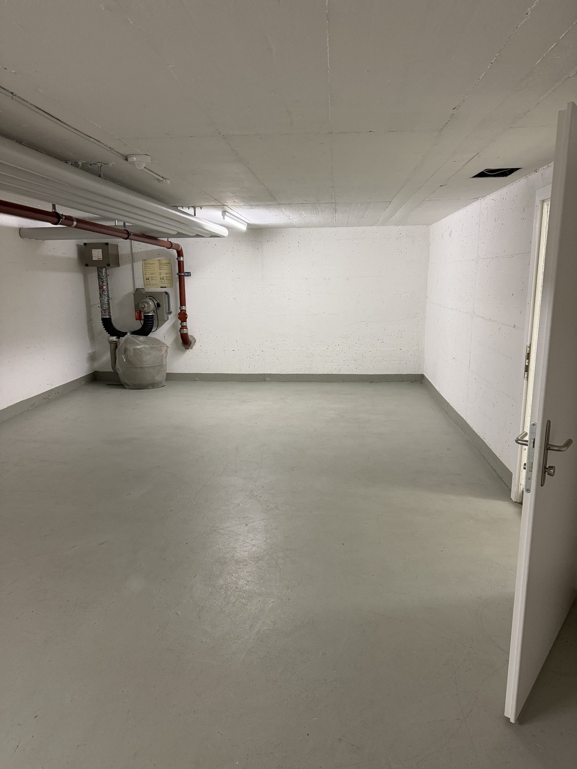 45m² commercial