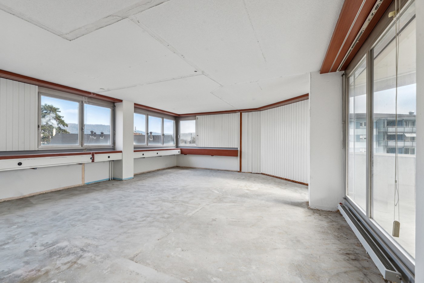 135m² office