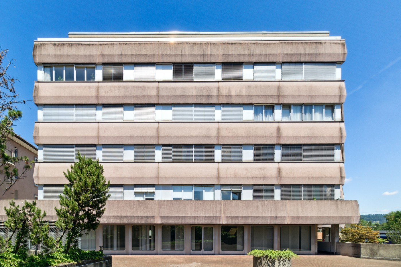 135m² office