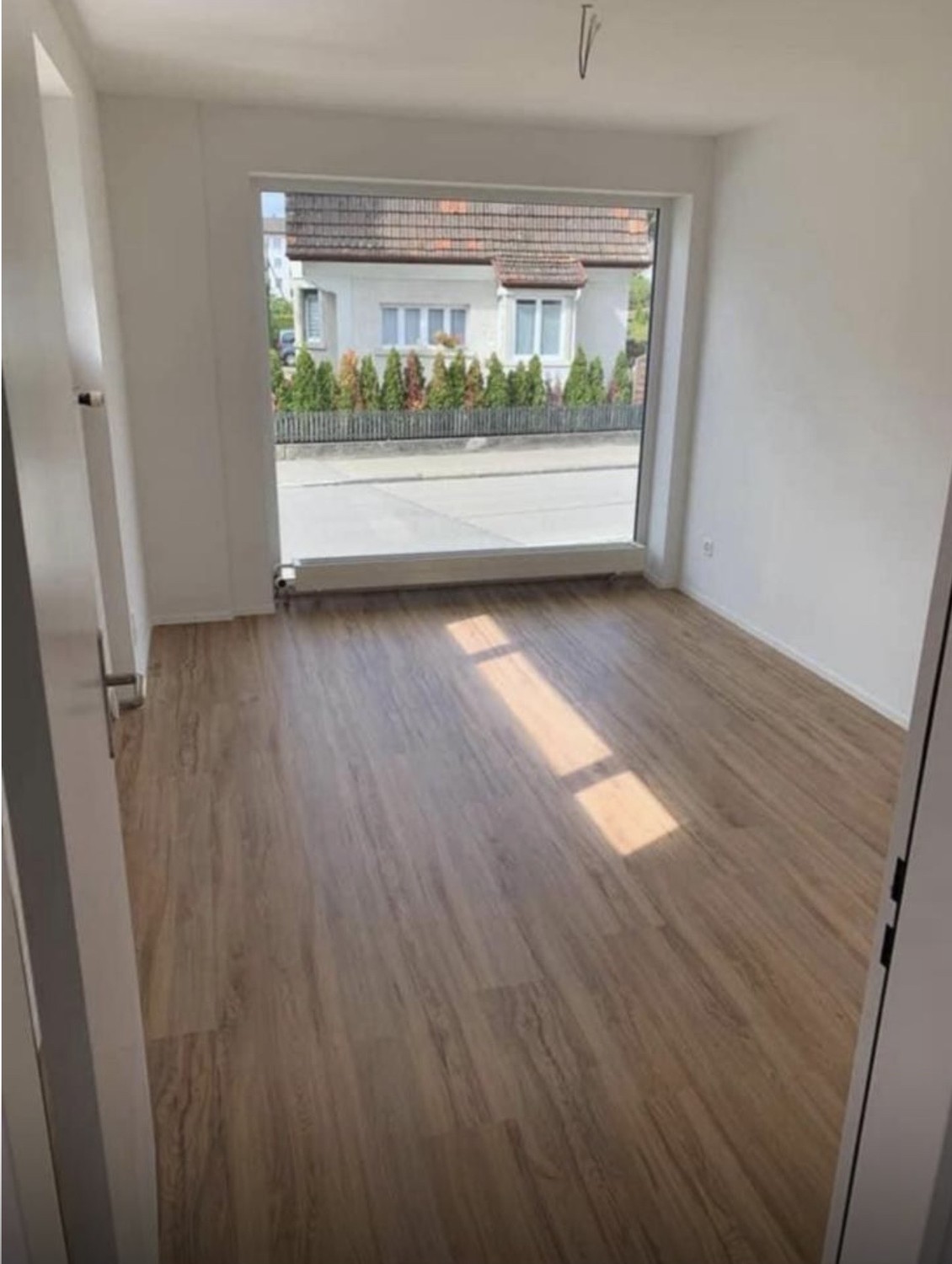 Top locale commerciale a Dietikon – ideale per cosmetica, nails, beauty