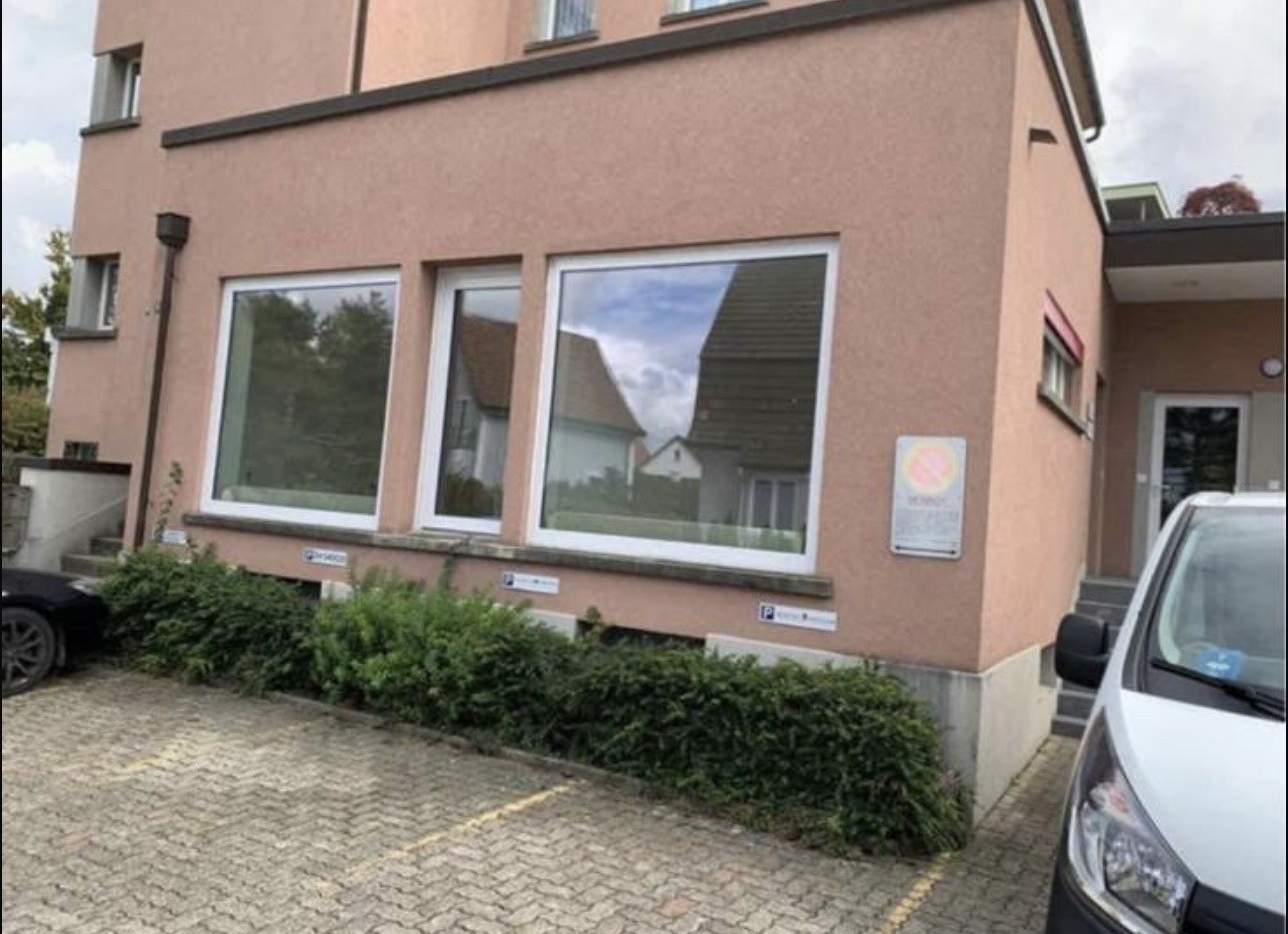 Top locale commerciale a Dietikon – ideale per cosmetica, nails, beauty