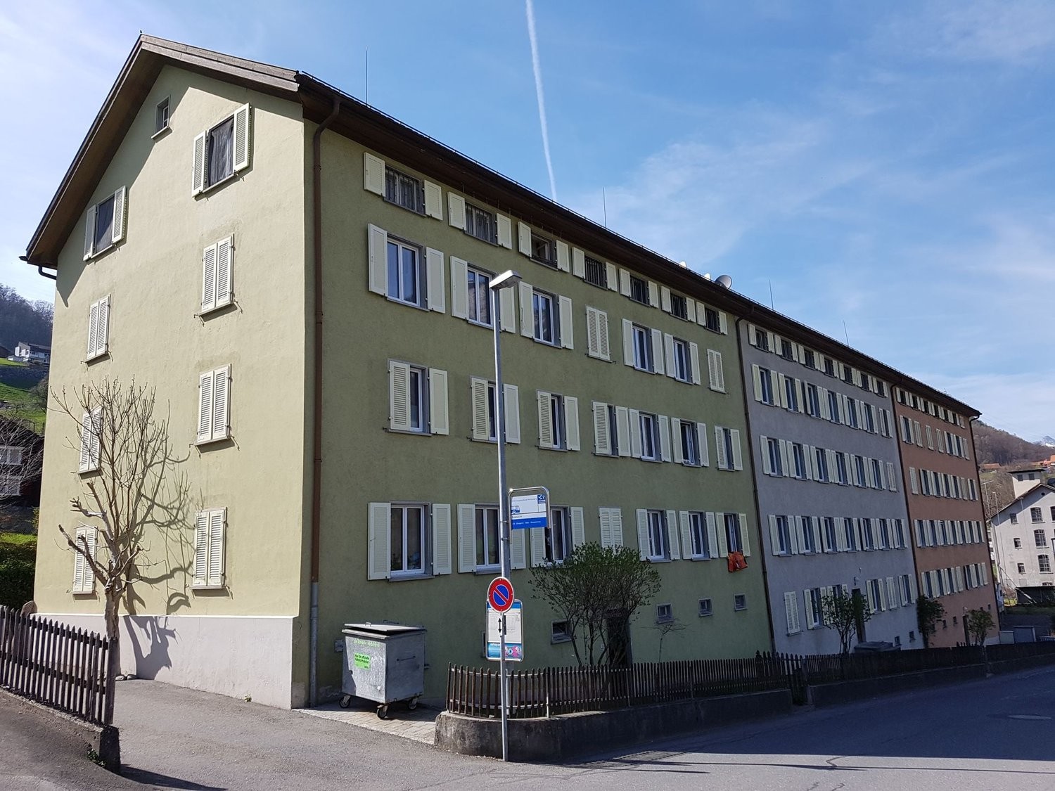 3 locali mansarda

leggermente sopra Mels affittiamo un incantevole appartamento di 3.0 locali all'ultimo piano (con pendenze del tetto limitate). L'appartamento si trova in un edificio antico ma molto curato con appartamenti ben conservati e colpisce per il suo rapporto qualità-prezzo.



  * 1 com