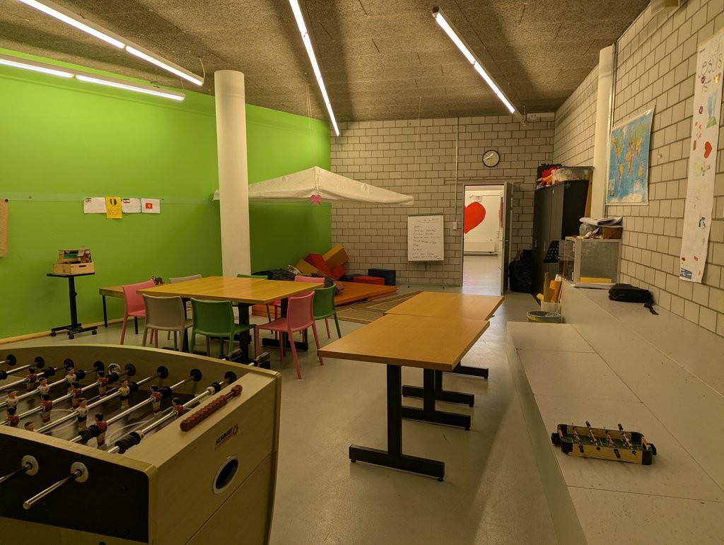 480m² office