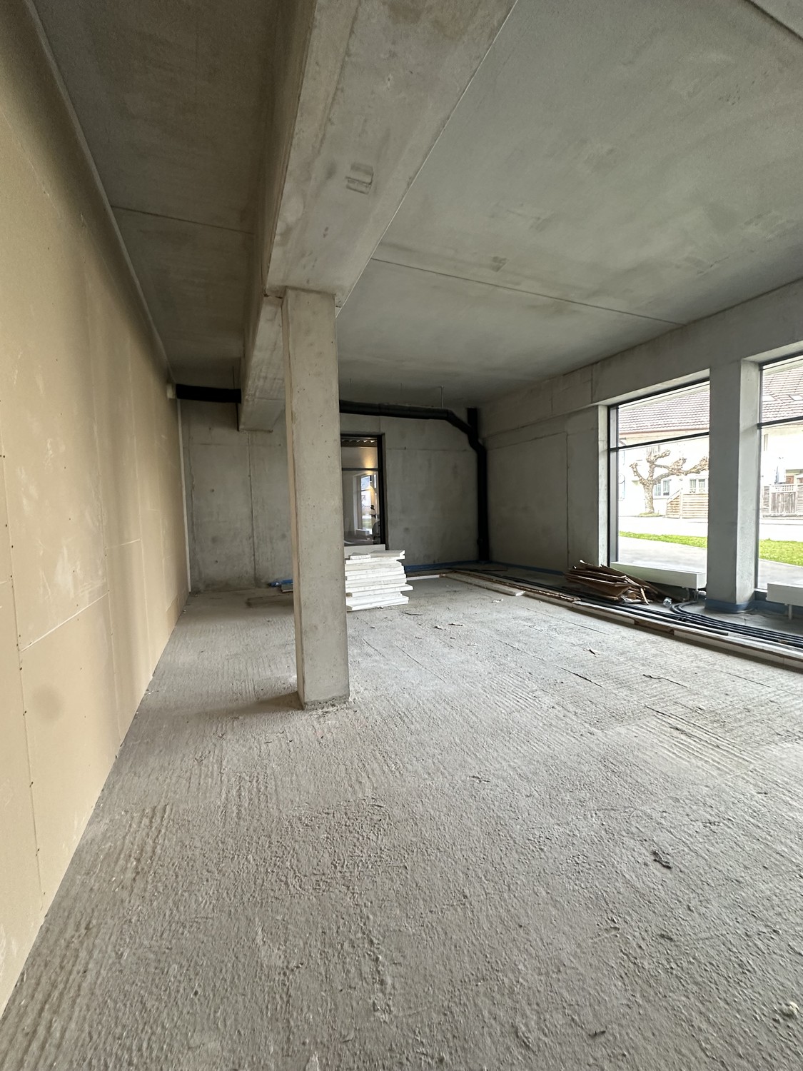93m² negozio
