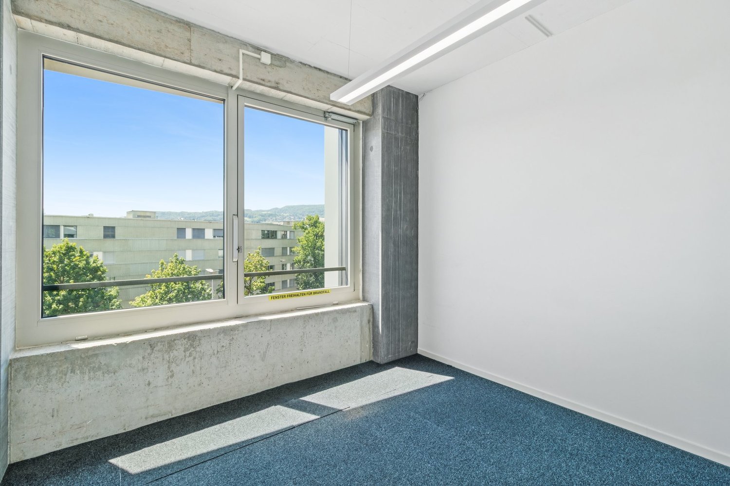 127m² commercial