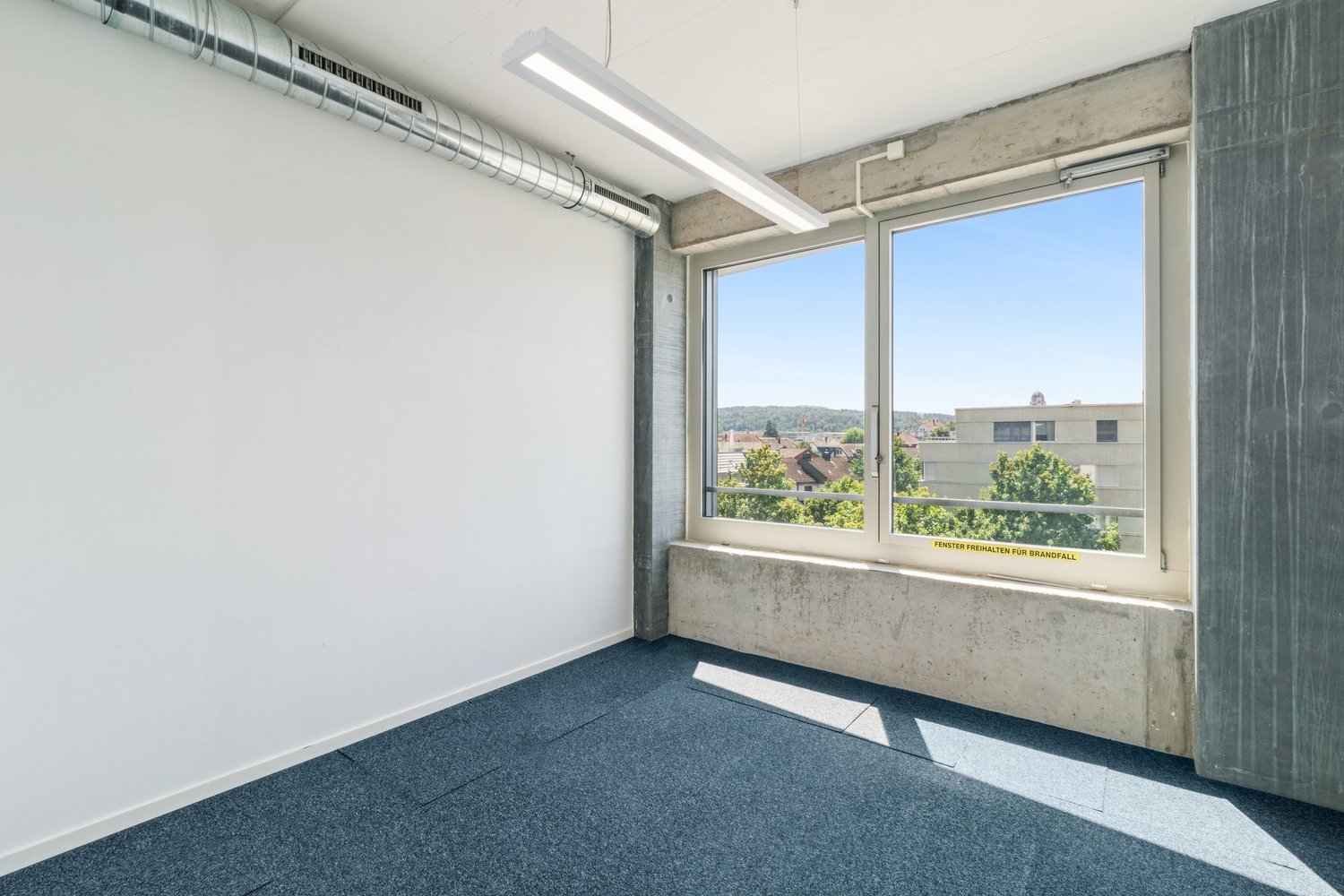 127m² commercial