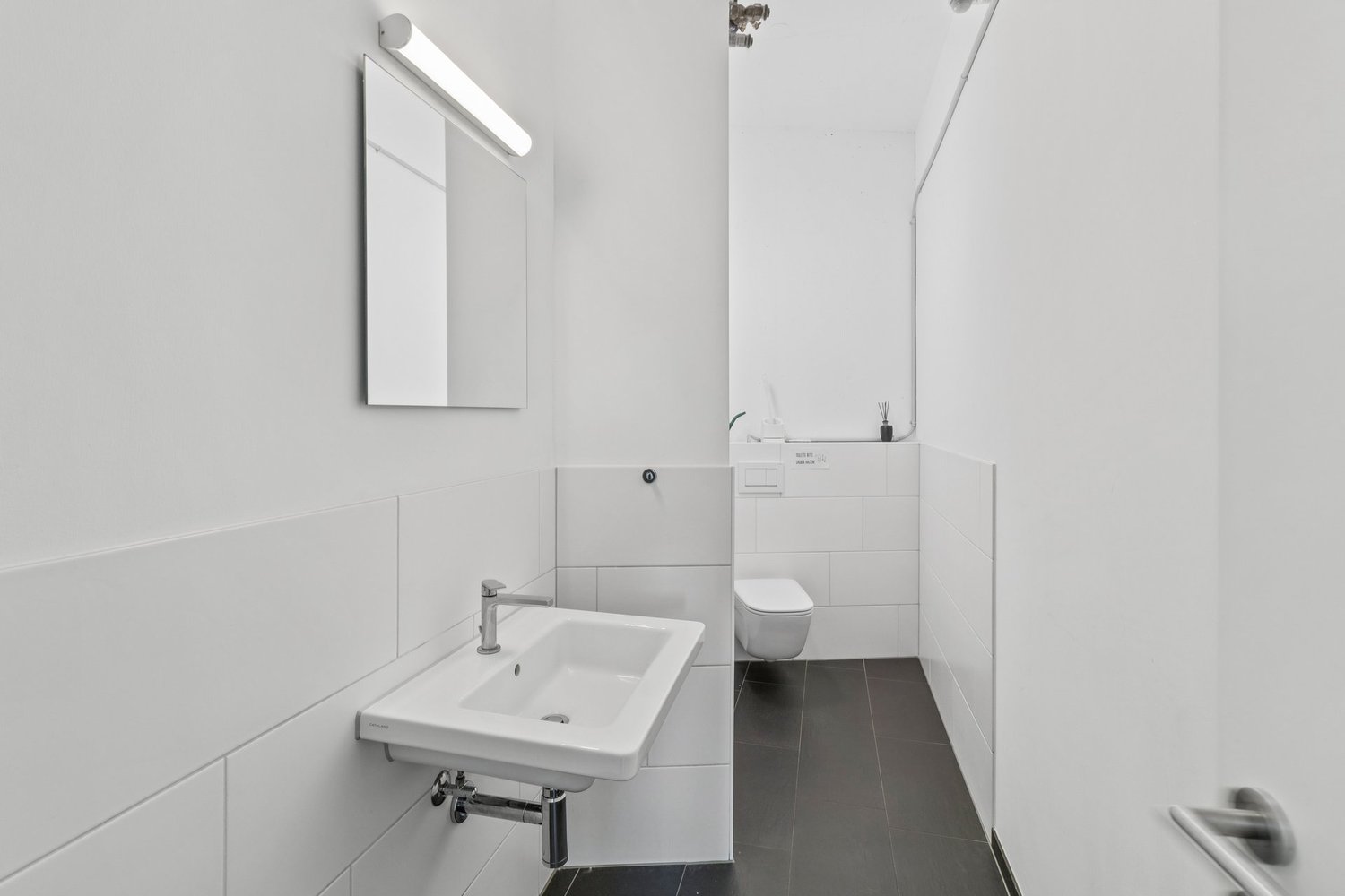 127m² commercial