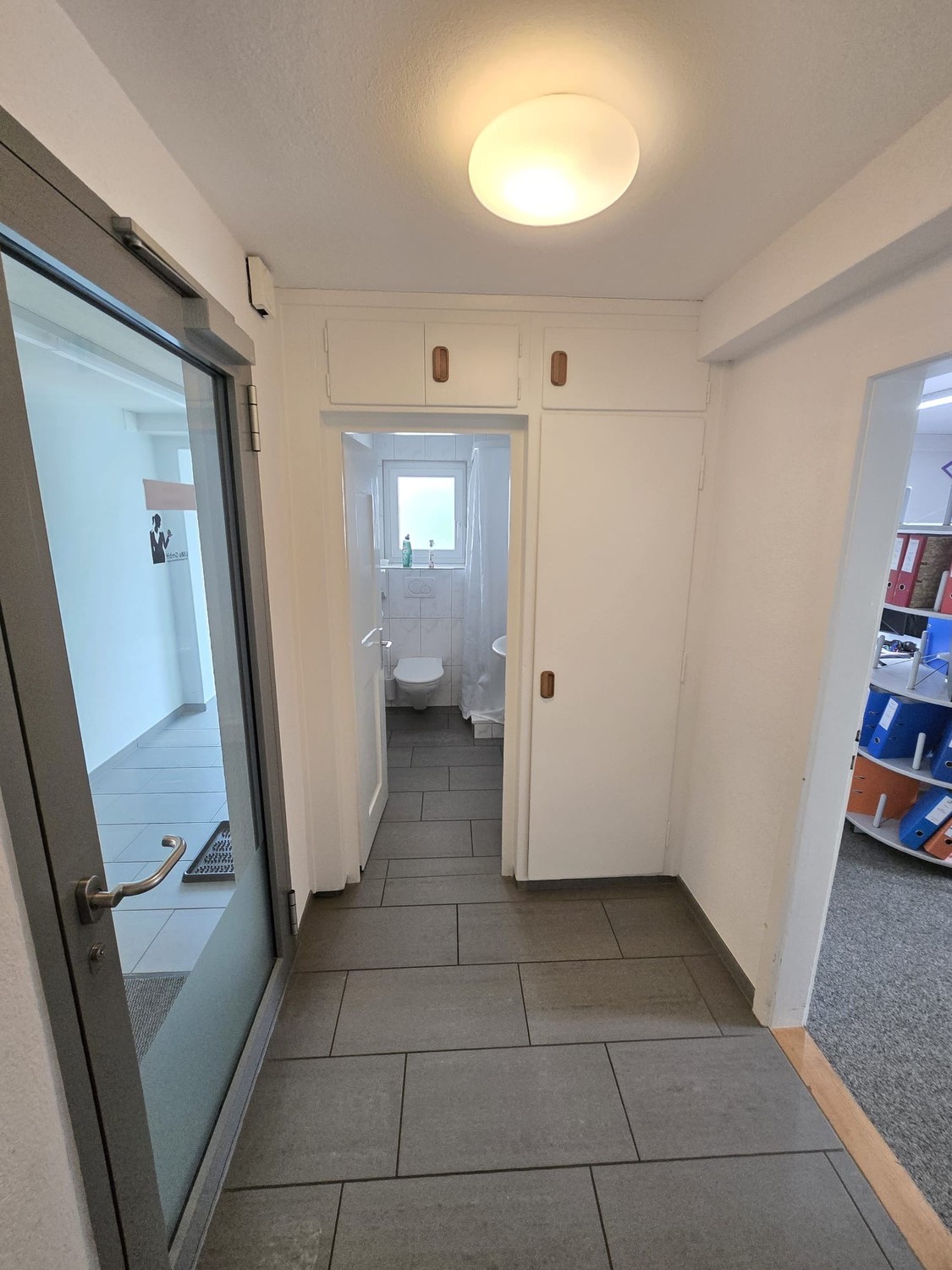 80m² office