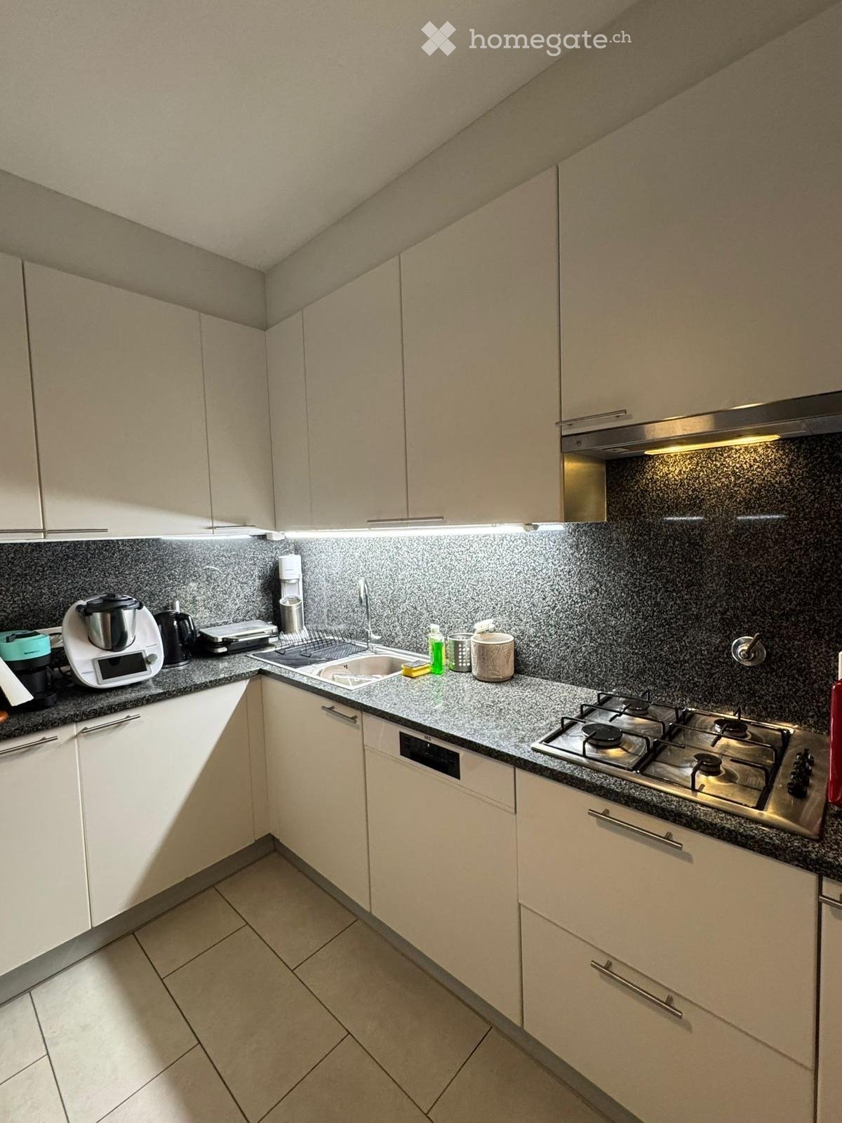 5 rooms apartment
