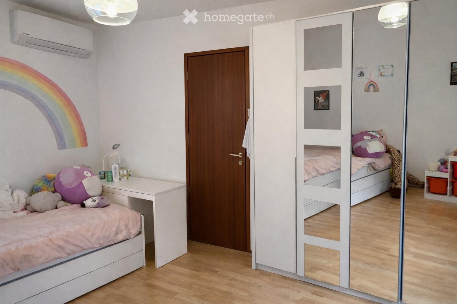 5 rooms apartment