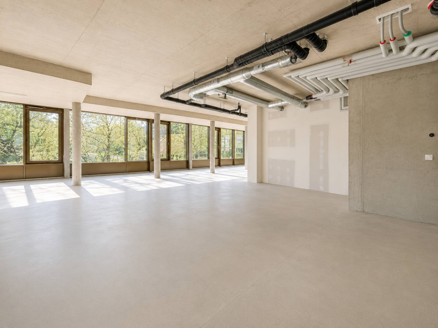 439m² office