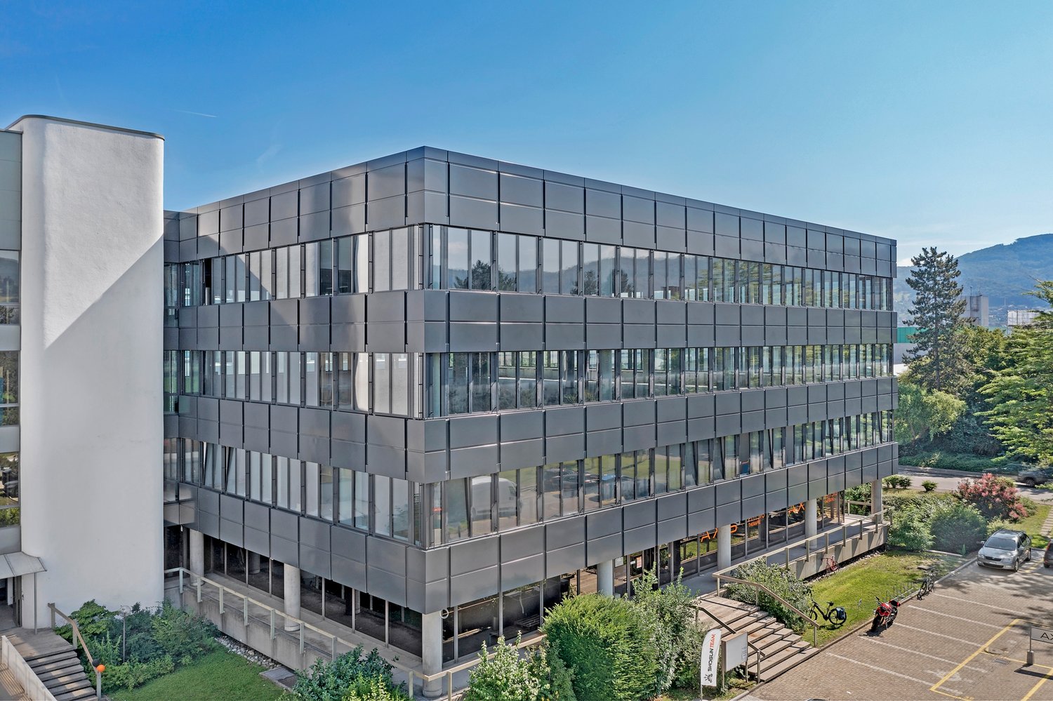 250m² commercial