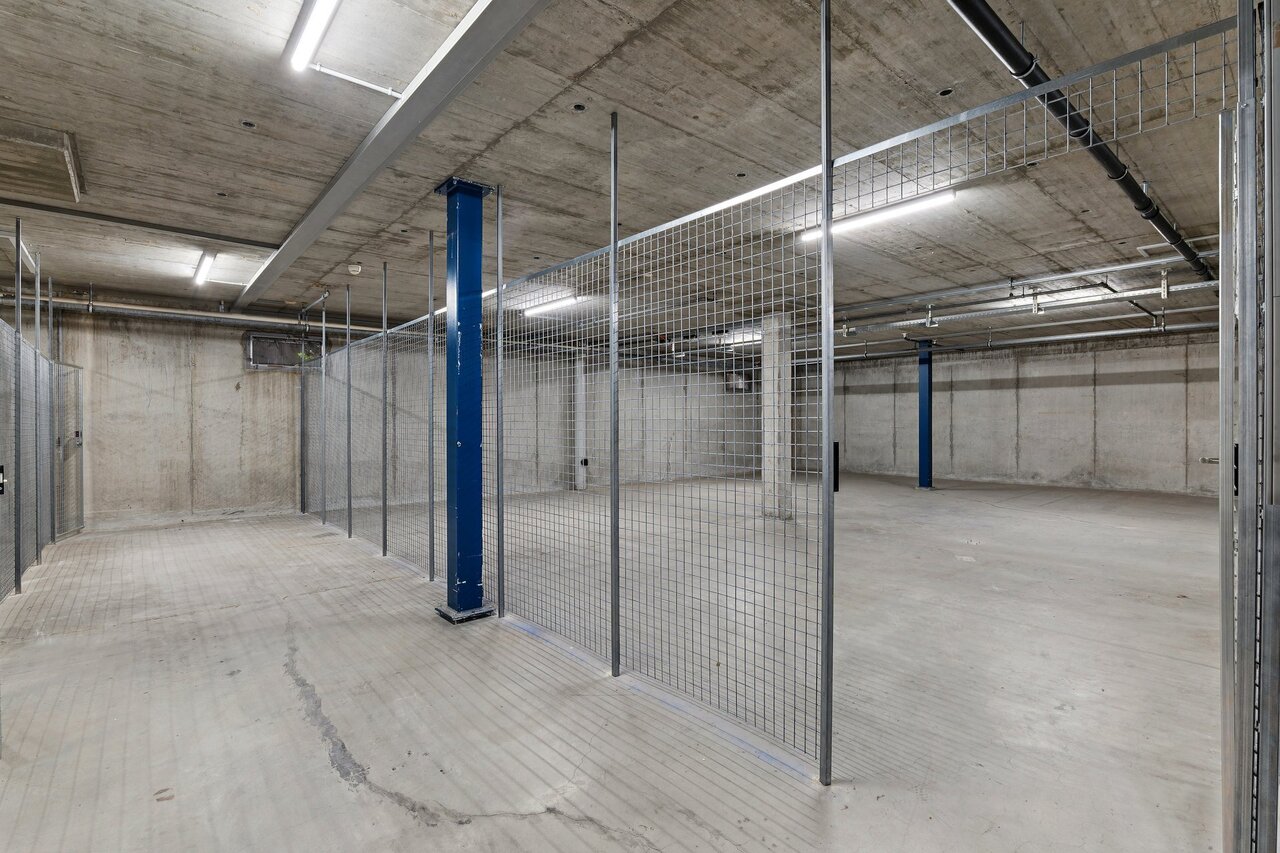 534m² storage room