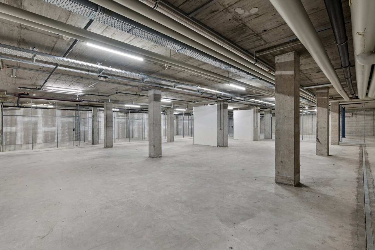 534m² storage room