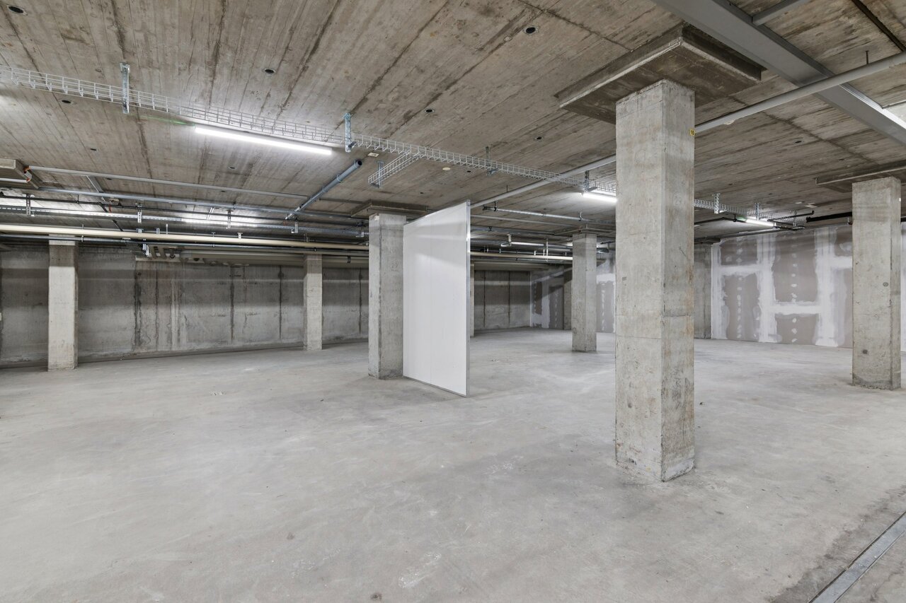 534m² storage room