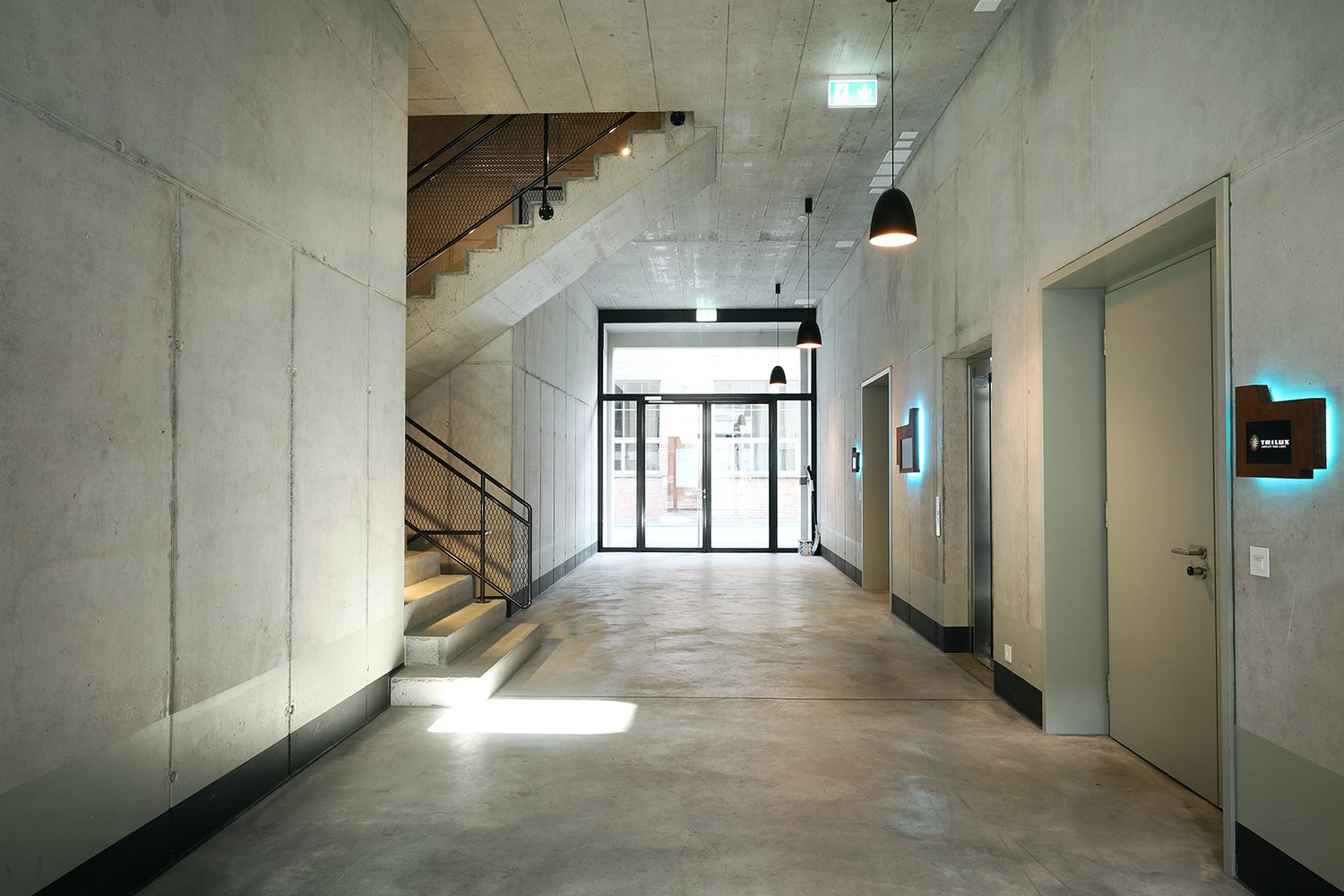 171m² office