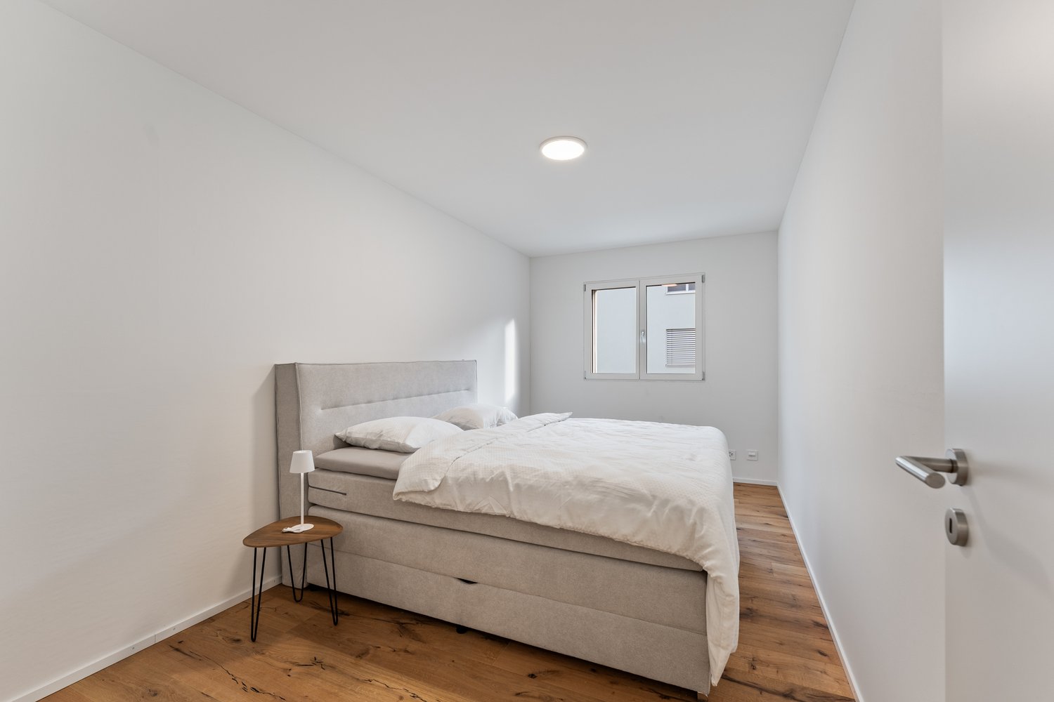 1 room single room